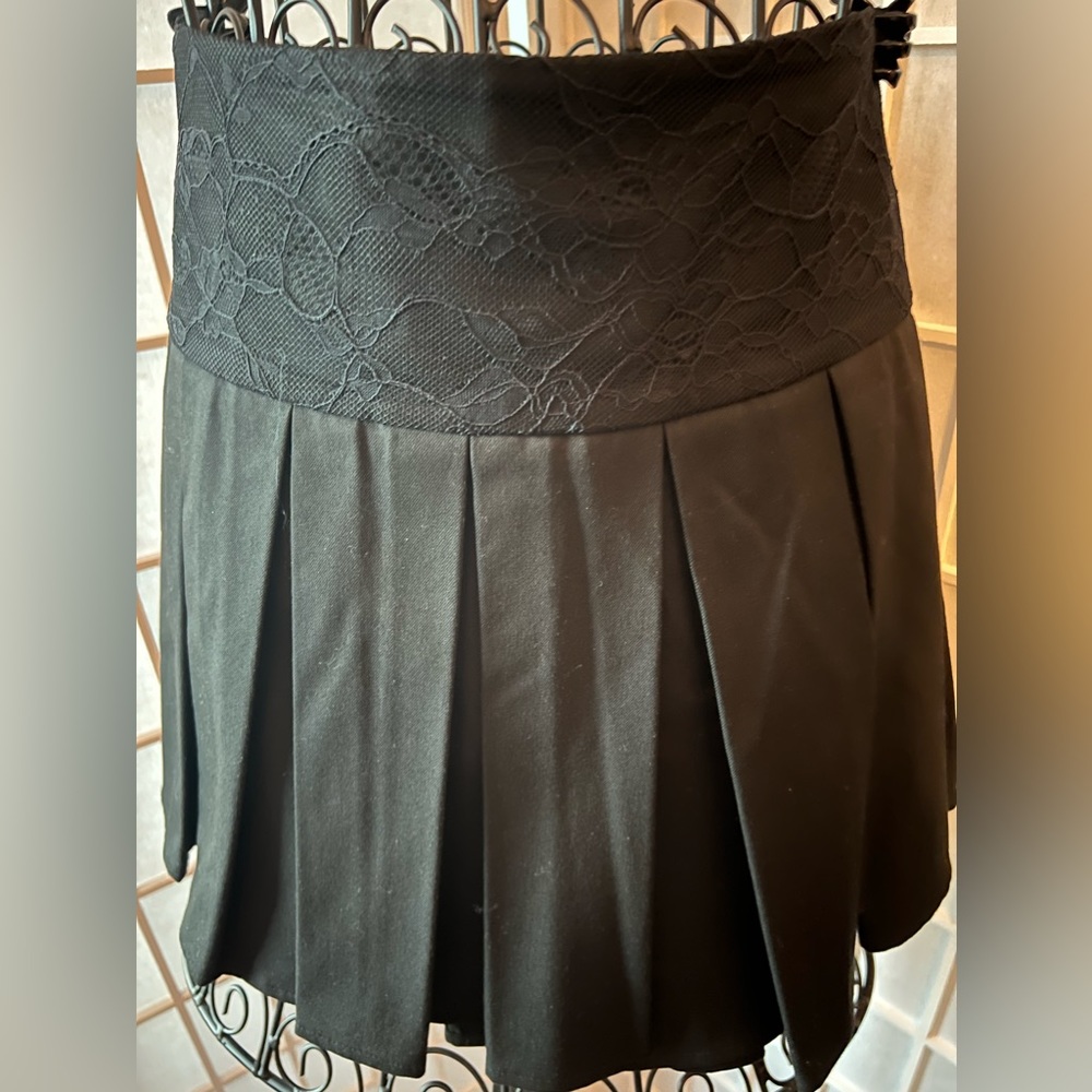 BEBE Black Lace Waist Pleated Mini Skirt - Picture 5 of 7